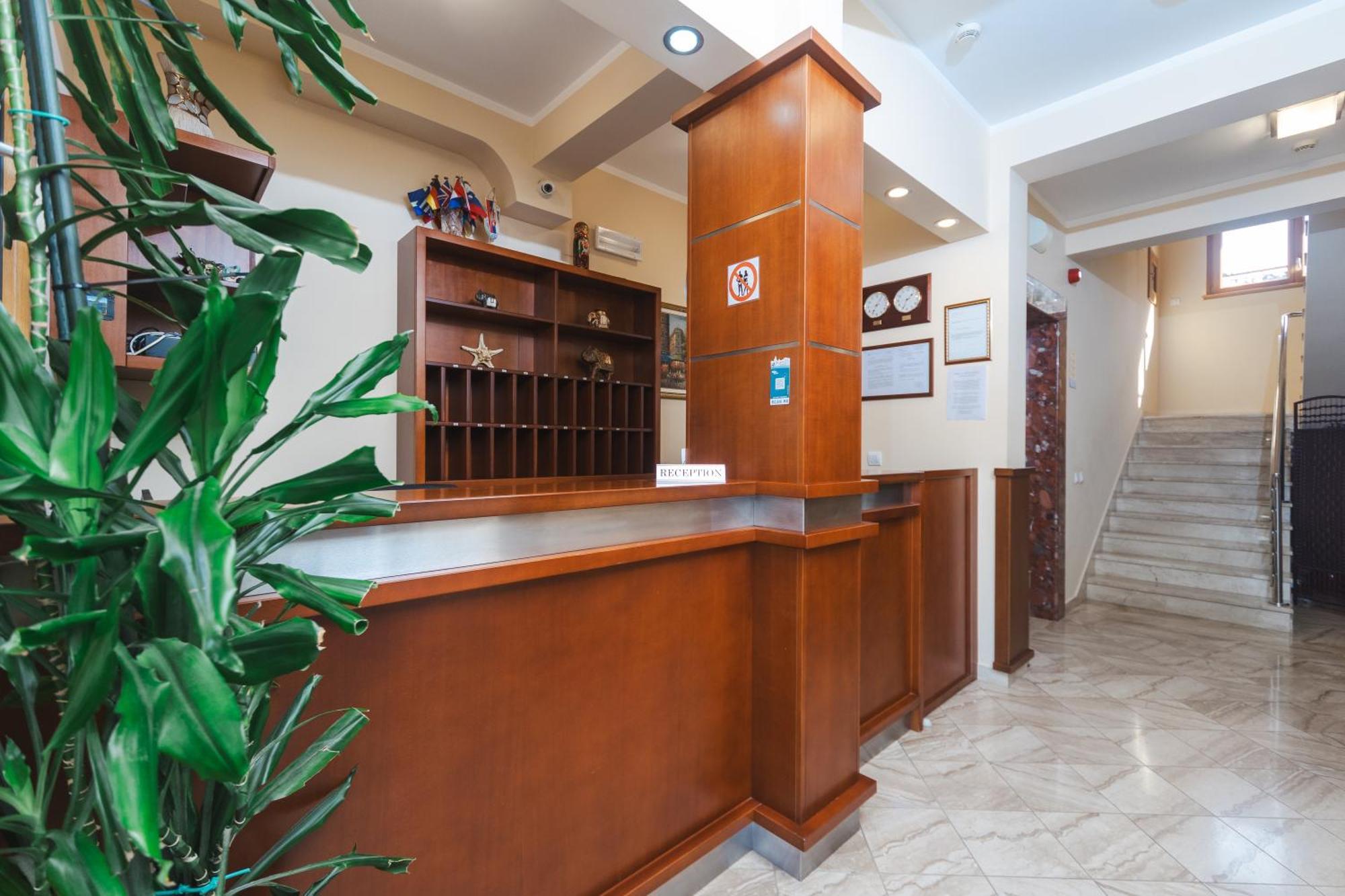 Готель Stella Di Mare 4*